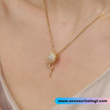 Cadena de Acero Dorado con Dije de Girasol Giratorio [AC307]