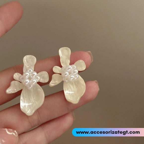 Aretes de Orquídeas Decoradas con Perlas [AR1554]