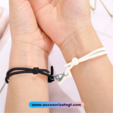 Set de Pulseras con Imán de Corazón, Blanco y Negro [JP626]