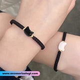 Set de Pulseras Negras con Dijes de Gatos [JP771]