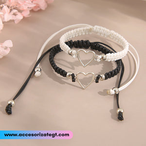 Set de Pulseras Tejidas con Dijes de Corazones, Blanco y Negro [JP631]