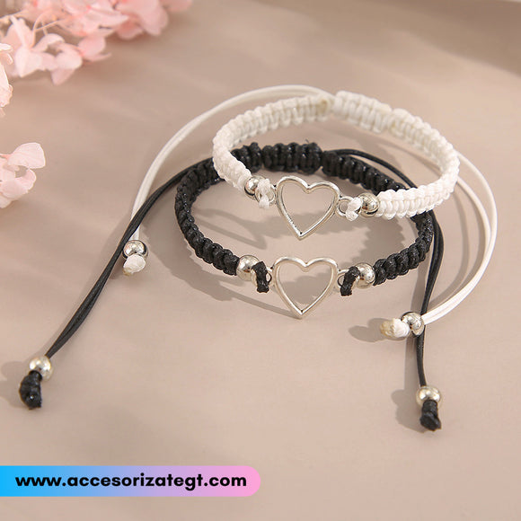 Set de Pulseras Tejidas con Dijes de Corazones, Blanco y Negro [JP631]